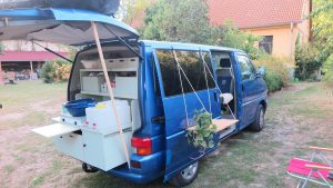 Ausgebauter VW-Bus
